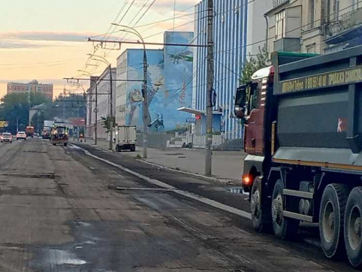 К концу лета на Лежневской ликвидируют колейность